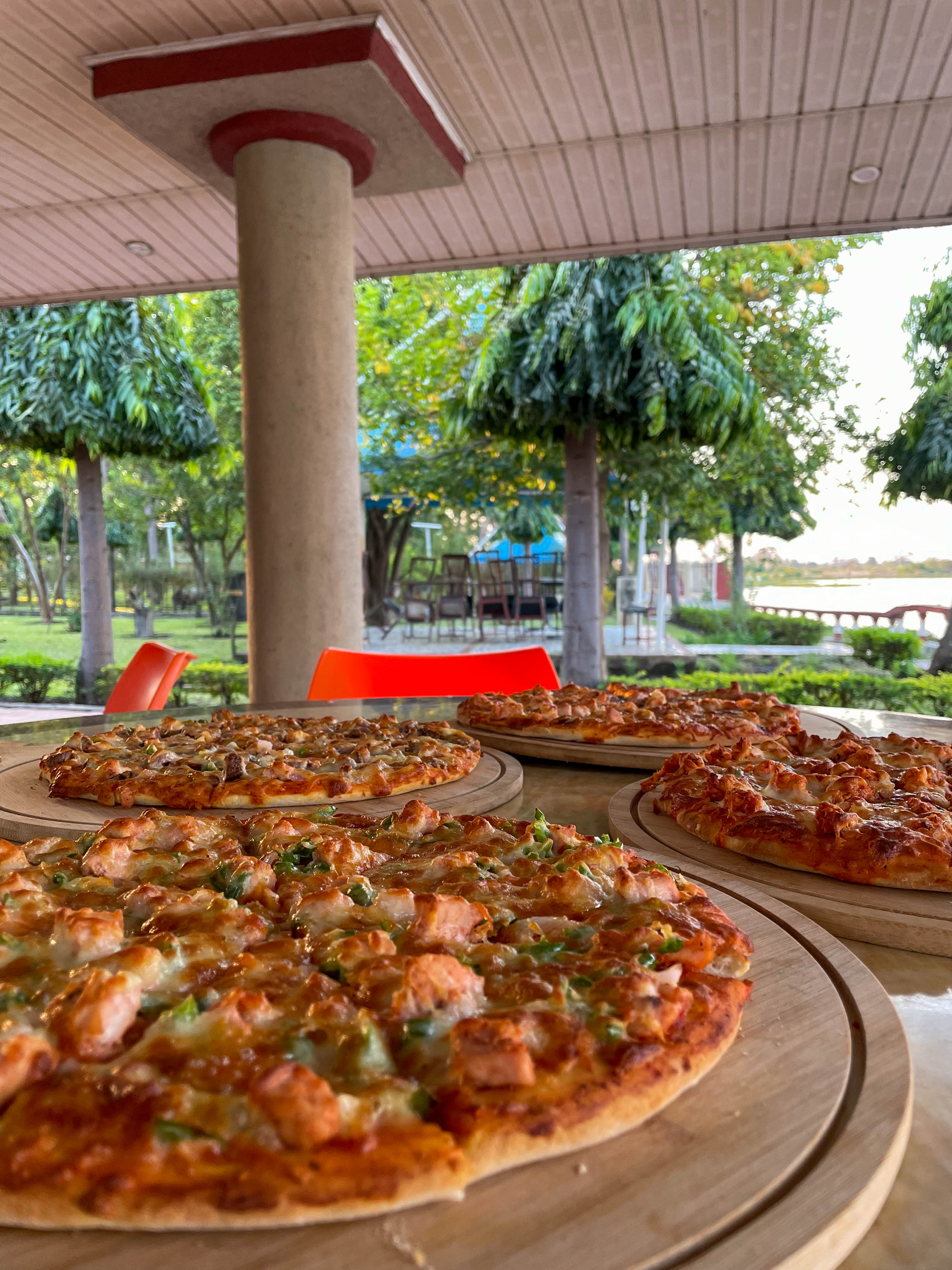 4 pizzas